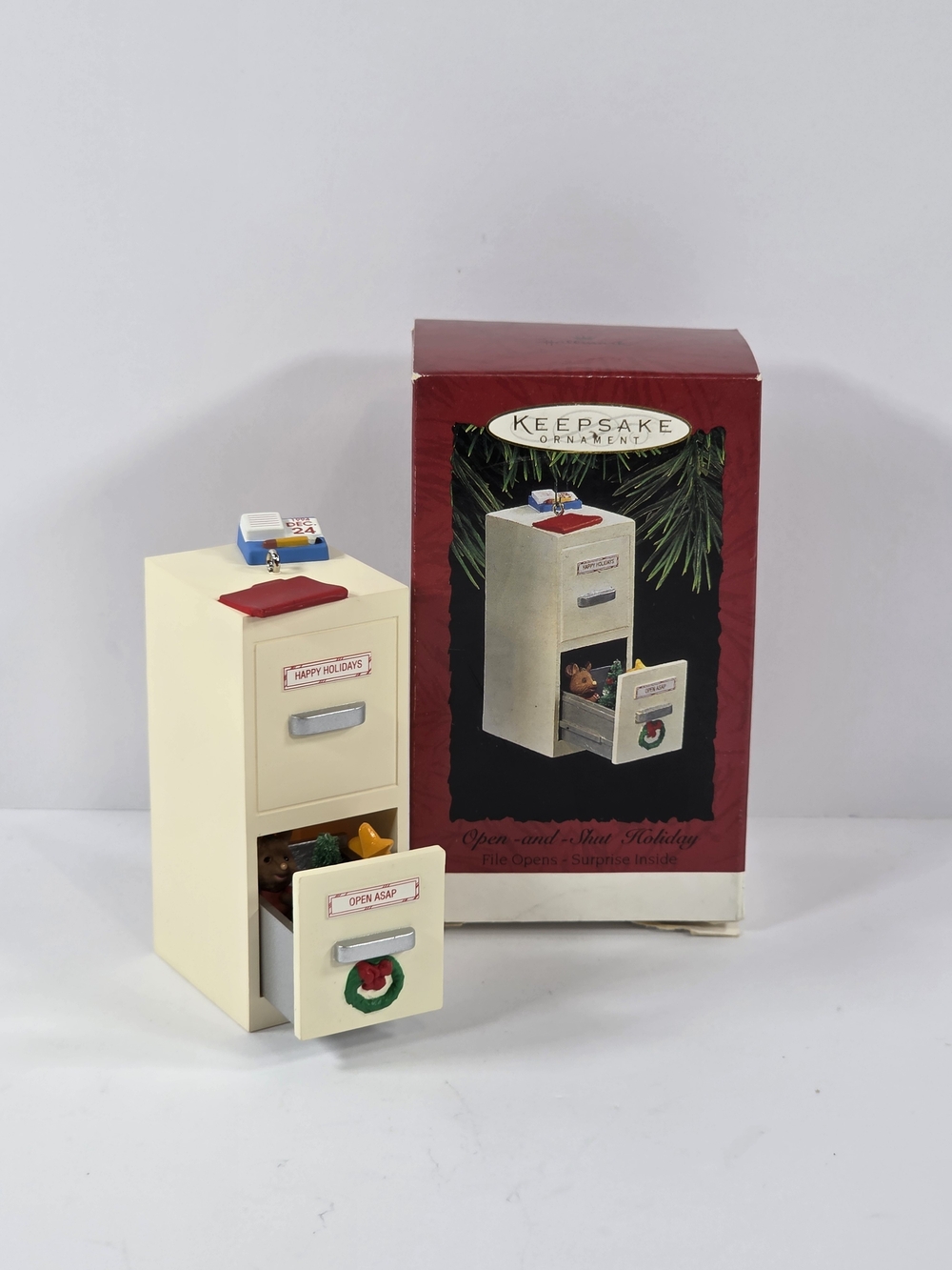 Hallmark Keepsake Ornament Open And Shut Holiday File Cabinet Mouse 1994 Mice